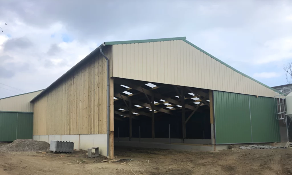 Pertuisel Sarl Constructeur De Batiments Agricoles Et Industriels Bardage Acier