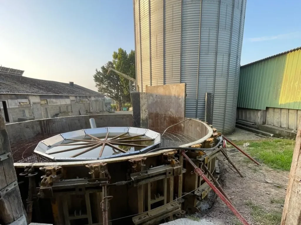 Pertuisel Constructeur De Batiments Agricoles Et Industriels Montauban Silo Tour Mise En Avant